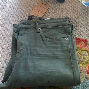 Brand new lucky brand green jeans size 8/29